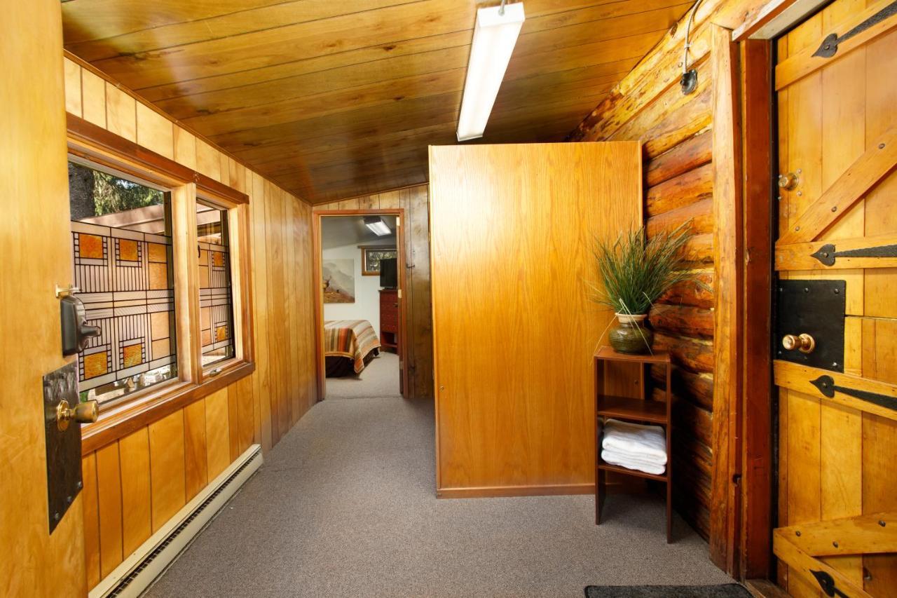 Alpine Meadows Log Cabin เกิร์ดวูด ภายนอก รูปภาพ