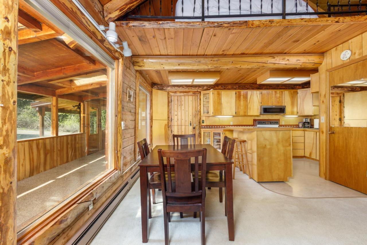 Alpine Meadows Log Cabin เกิร์ดวูด ภายนอก รูปภาพ