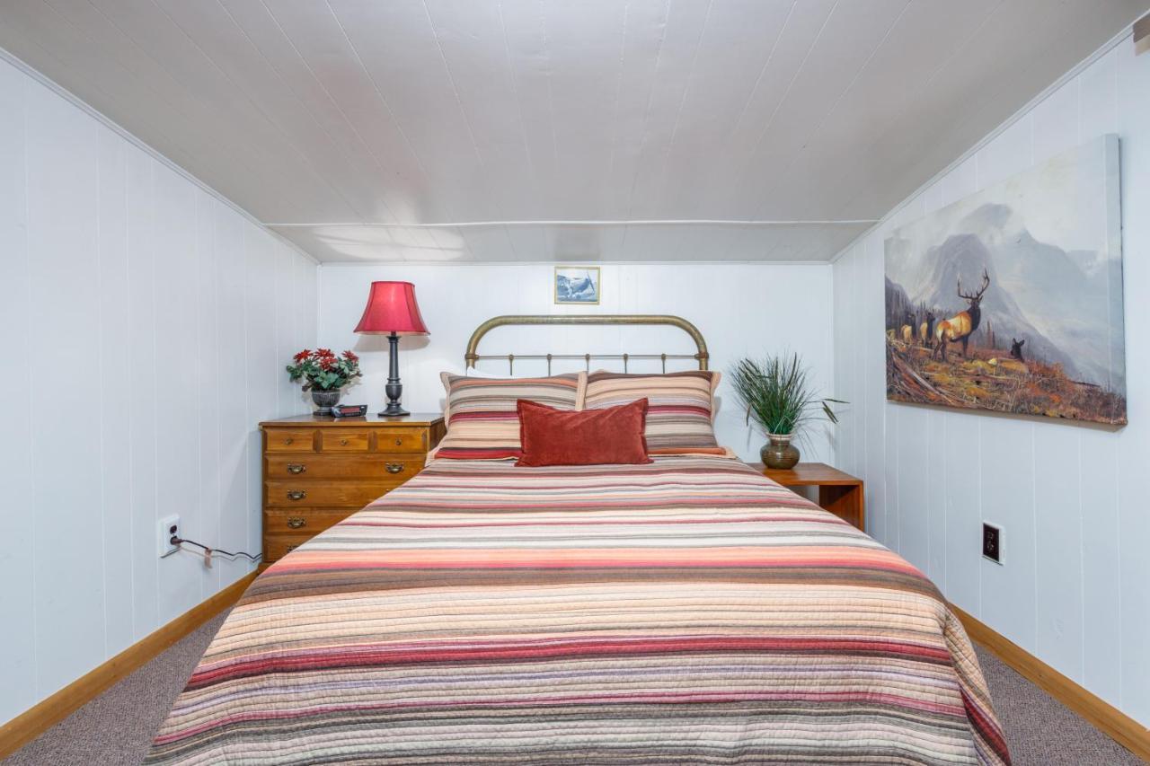 Alpine Meadows Log Cabin เกิร์ดวูด ภายนอก รูปภาพ