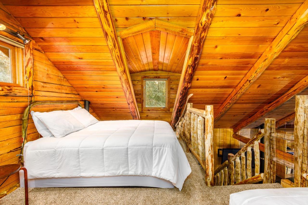 Alpine Meadows Log Cabin เกิร์ดวูด ภายนอก รูปภาพ